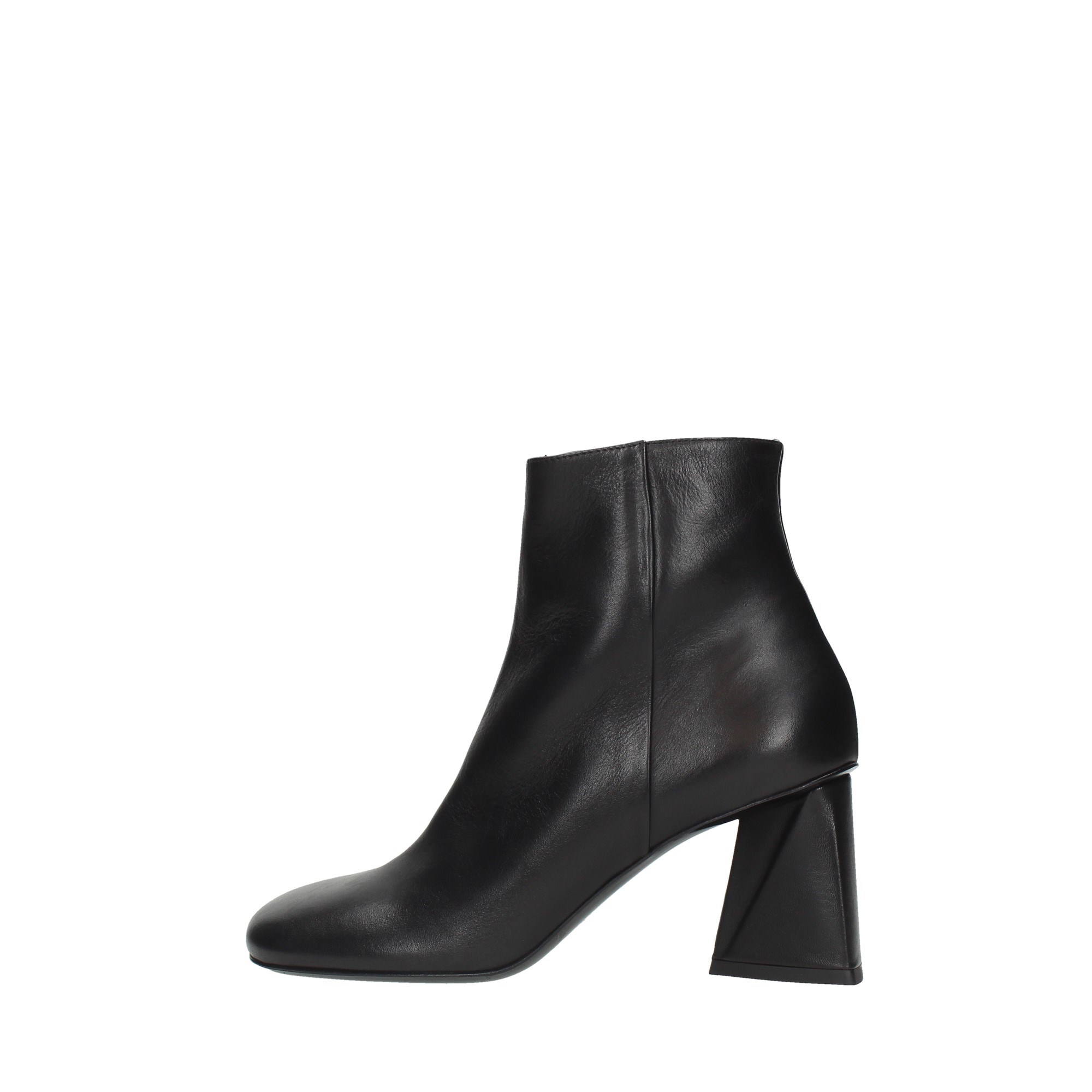Strategia Shoes Women Booties A5263