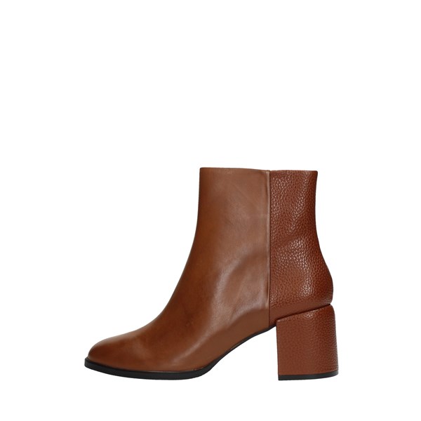 A P E P A Z Z A Booties Leather